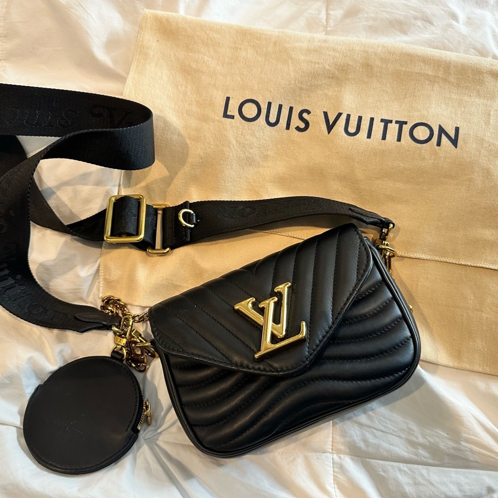 AUTHENTIC Louis Vuitton Wave Multi-Pochette crossbody
